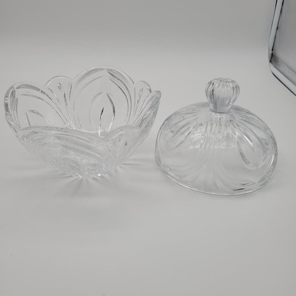 Imperial Crystal Eclipse 24% Lead Crystal Covered‎ Dish, Made in Poland - Picture 2 of 6